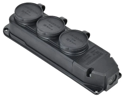 Колодка удлинителя 3-м 16А IP44 с защ. крышкой каучук черн. GENERICA ERK20-016-03-44-K02-G
