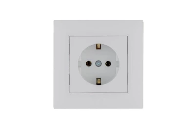 Розетка 1-м Karea RIZZ с заземл. бел. Makel 88001028