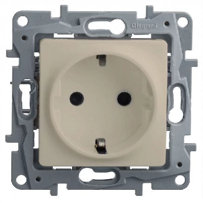 Розетка 1-м СП Etika 16А IP20 2P+E немецк. стандарт винтов. клеммы сл. кость IEK 672324