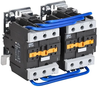 Контактор КМИ-49532 реверс 95А 230В/АС3 2НО 2НЗ KARAT IEK KKM43-095-230-22-1