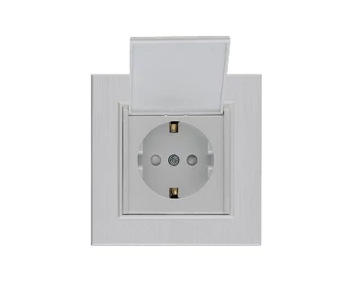 Розетка 1-м с крышкой Karea LINE STAR с заземл. жемчуж. Makel 86100029